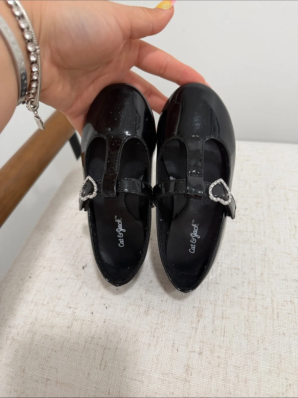 Cat & Jack Girls Black Patent Mary Jane Shoes with Heart Buckle